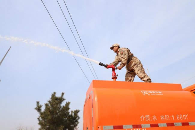 錘煉“迷彩防線”硬作風 以練筑防守護夏甸平安 錘煉“迷彩防線”硬作風 以練筑防守護夏甸平安